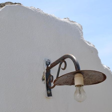 בית הארחה לוקורוטונדו 	Trullo Piccola Contrada מראה חיצוני תמונה