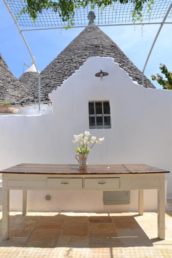 בית הארחה לוקורוטונדו 	Trullo Piccola Contrada מראה חיצוני תמונה