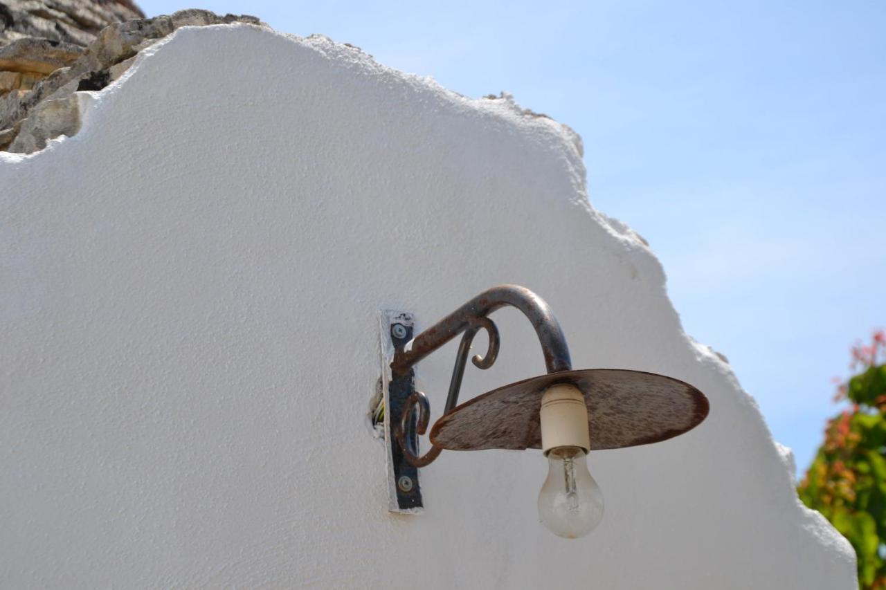 בית הארחה לוקורוטונדו 	Trullo Piccola Contrada מראה חיצוני תמונה