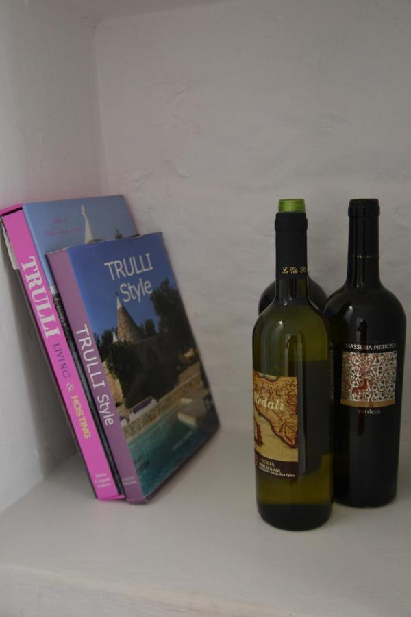 בית הארחה לוקורוטונדו 	Trullo Piccola Contrada מראה חיצוני תמונה