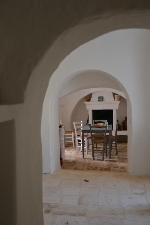 בית הארחה לוקורוטונדו 	Trullo Piccola Contrada מראה חיצוני תמונה